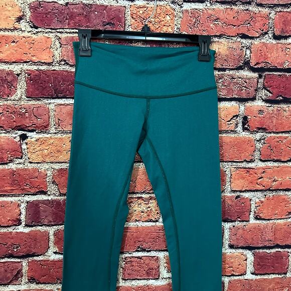 Lululemon full through leggings size 4 - Picture 2 of 11